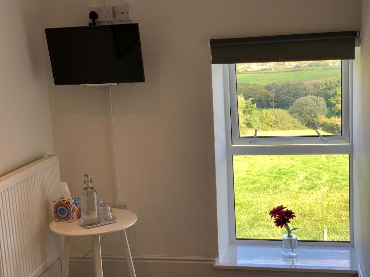 Cwtch Farm Bed & Breakfast Ystalyfera Экстерьер фото