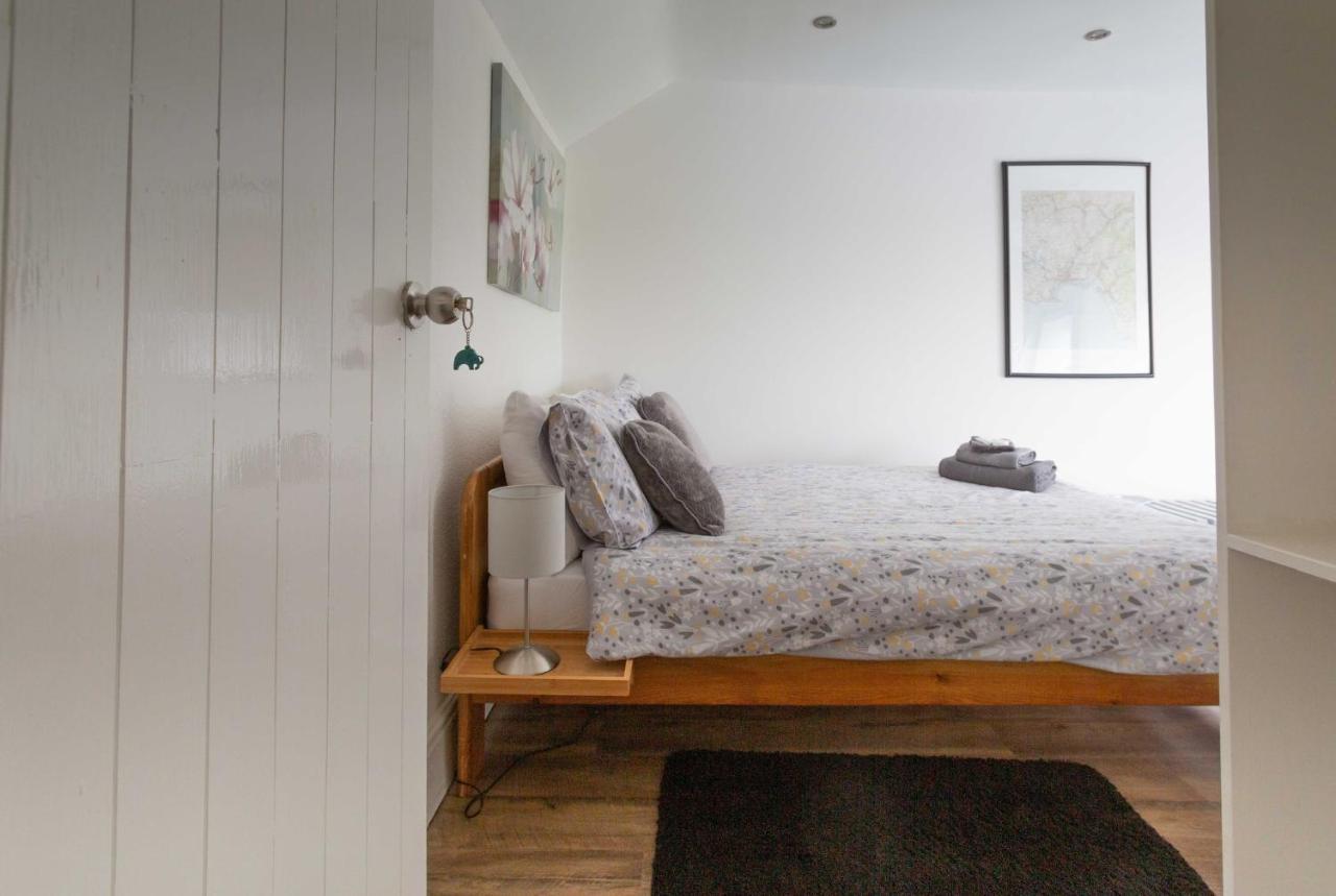 Cwtch Farm Bed & Breakfast Ystalyfera Экстерьер фото
