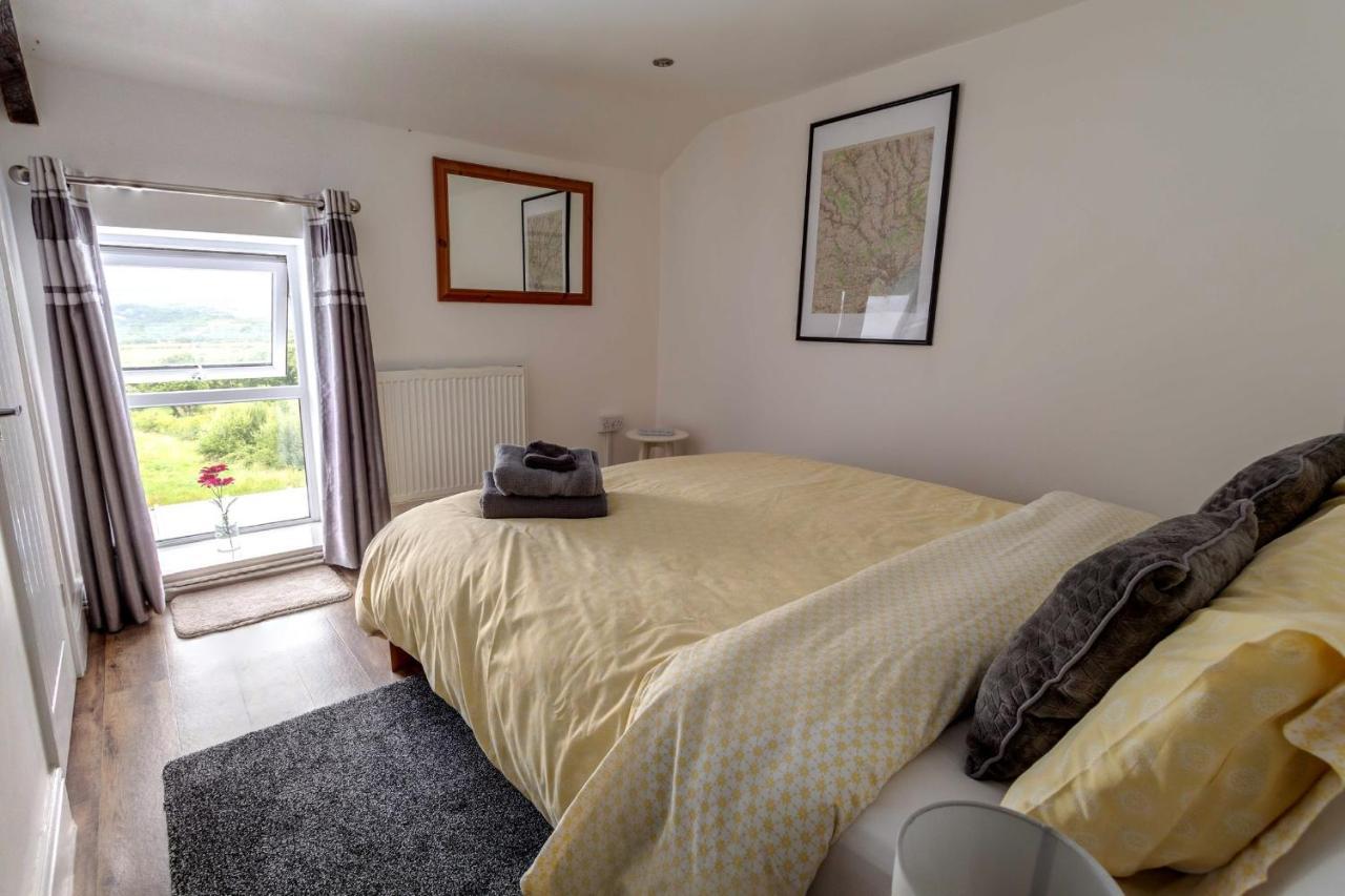 Cwtch Farm Bed & Breakfast Ystalyfera Экстерьер фото